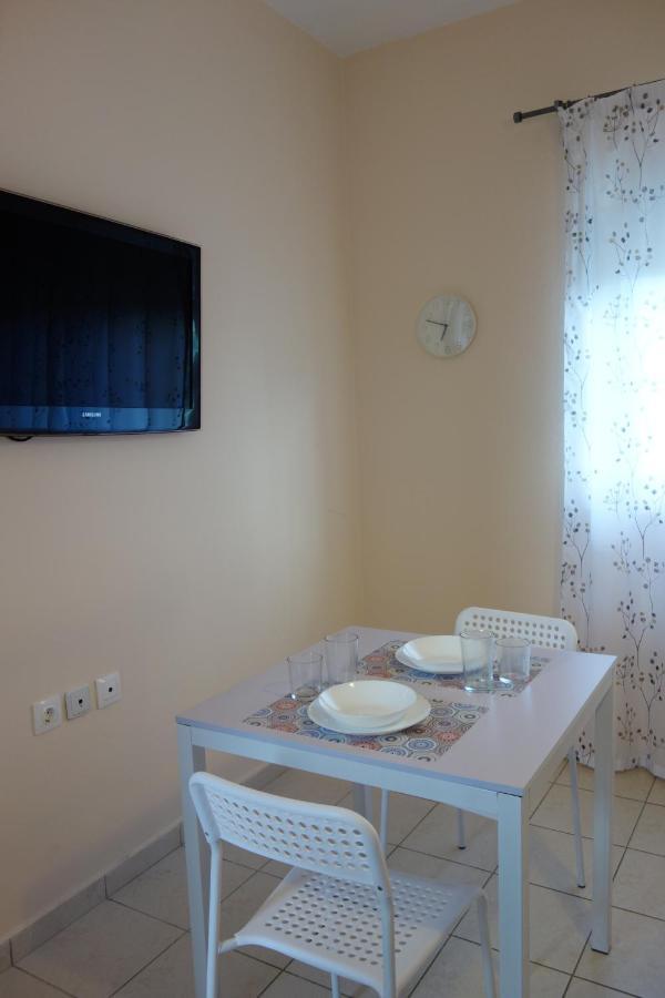 Kiki'S Cosy Apartments Nea Chili Экстерьер фото