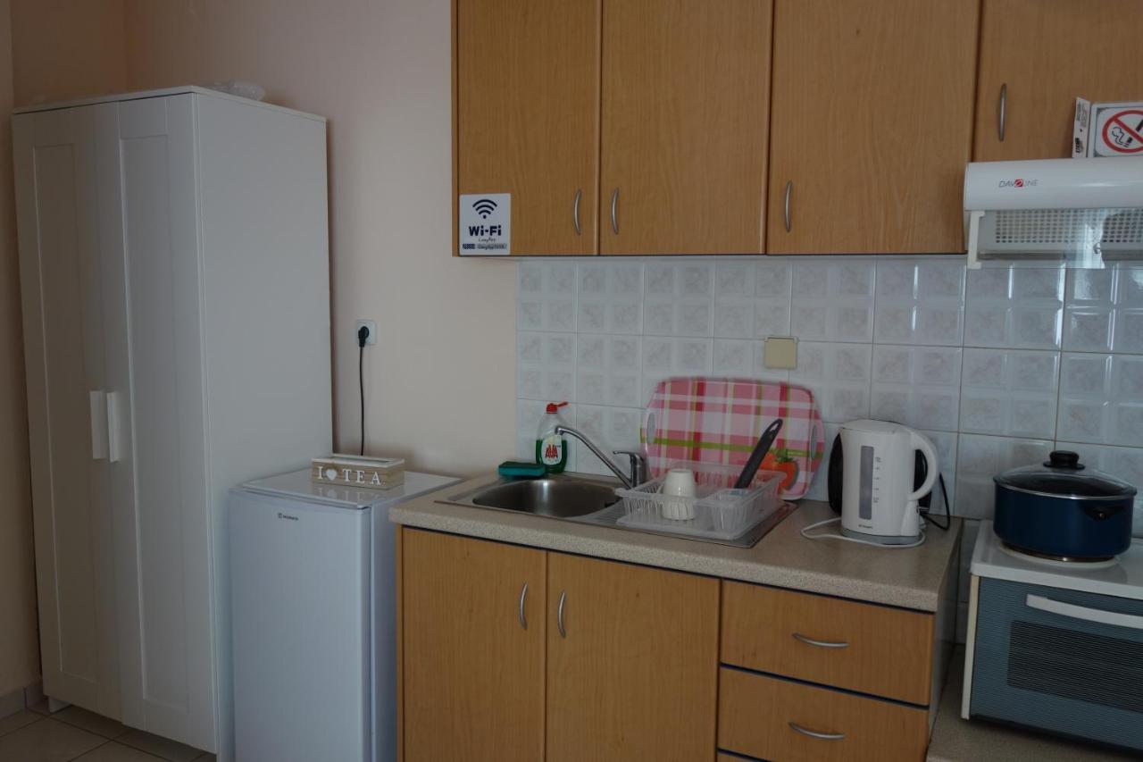 Kiki'S Cosy Apartments Nea Chili Экстерьер фото